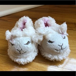 Toddler Plush Lamb Slippers! Size 5